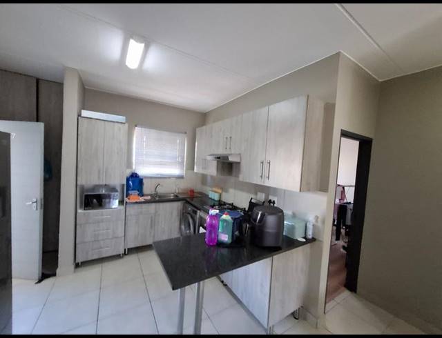 2 BEDROOM APARTMENT FOR SALE IN GLEN AUSTIN